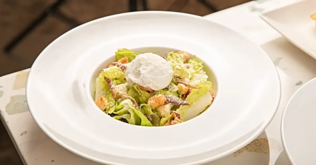 Caesar salade met gerookte kip: het lekkerste recept!