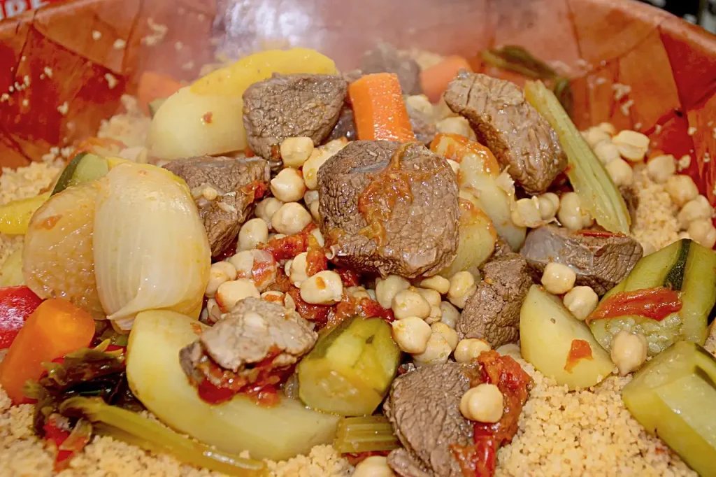 Couscous met lamsvlees en groenten: heerlijk recept!