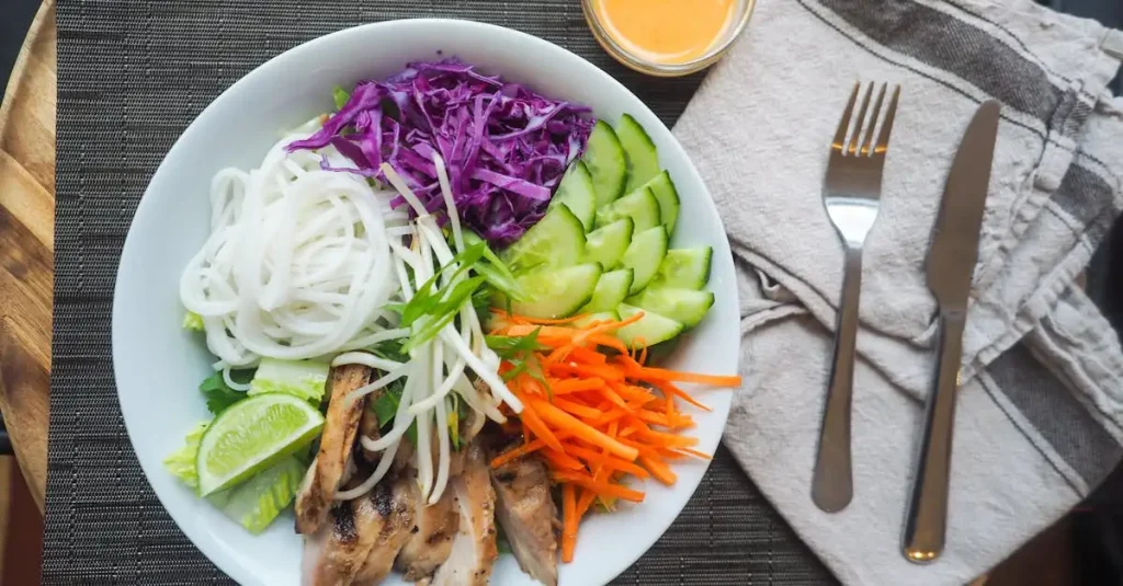 Noodles met kip en groenten: Snel & makkelijk recept!