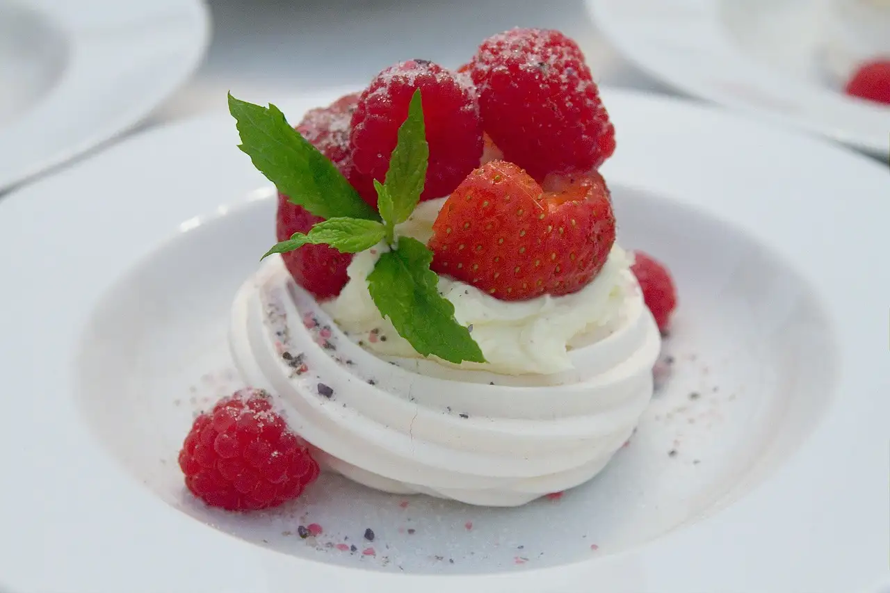 Pavlova Recept met Aardbeien: Makkelijk & Heerlijk!