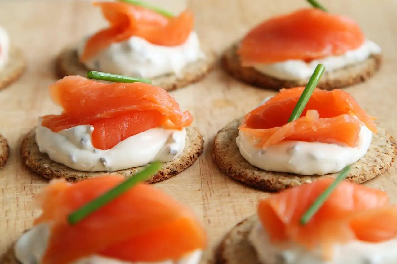 Warm gerookte zalm recept: makkelijk & heerlijk!